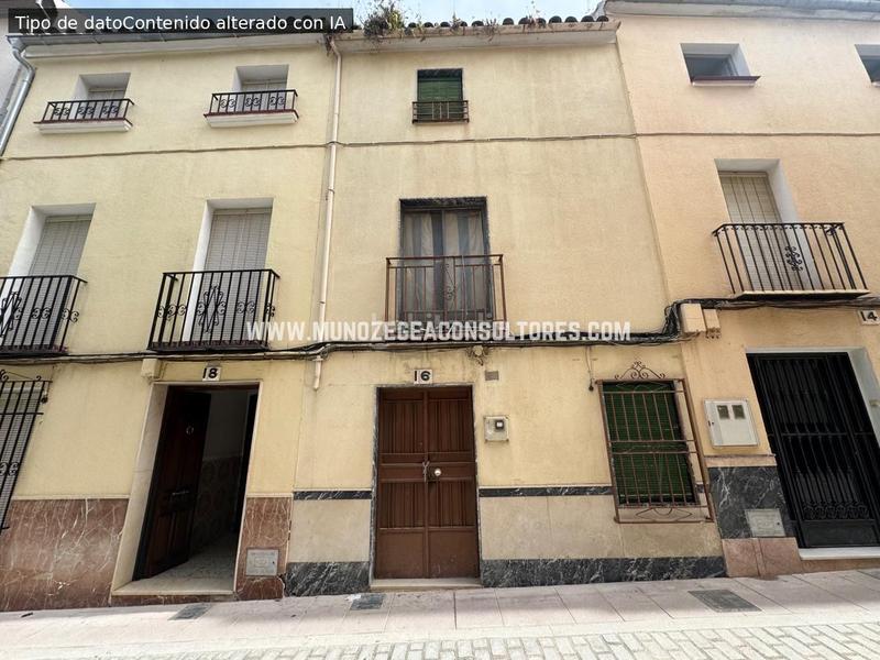 Foto 7e7ff0c2-b2c6-45c1-9733-554beab252b1. Casa adosada en Centro Lucena