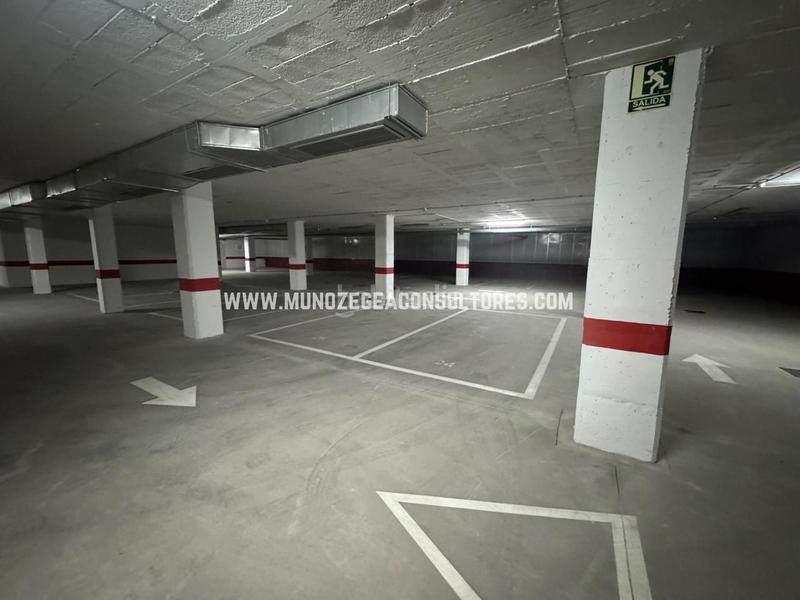 Foto 37970d97-8305-40ad-add7-285616e60448. Location parking voiture dans Puerto Deportivo Fuengirola