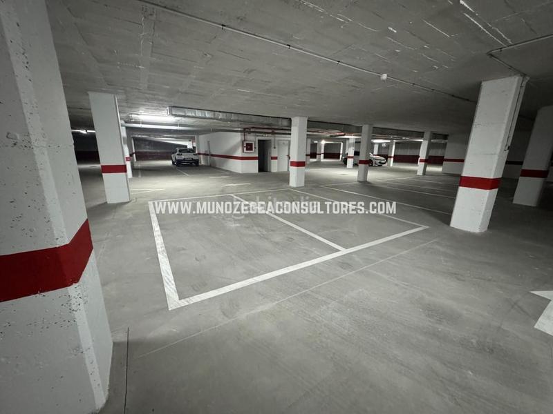 Foto d745b0ee-4030-4b8e-8493-fde39c4822f8. Location parking voiture dans Puerto Deportivo Fuengirola
