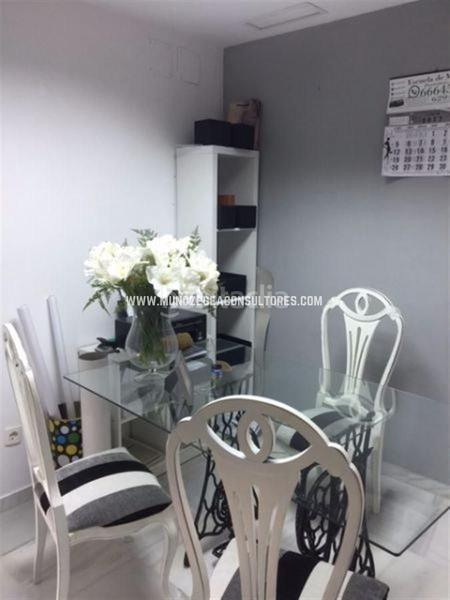 Foto 01b9f033-0404-451c-a59c-7100c928149f. Lloguer oficina a Centro Lucena