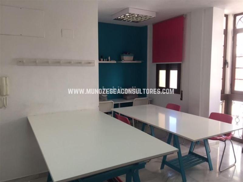 Foto bcda35a3-8c55-404e-bfec-5a8b5ab3d111. Affitto ufficio in Centro Lucena