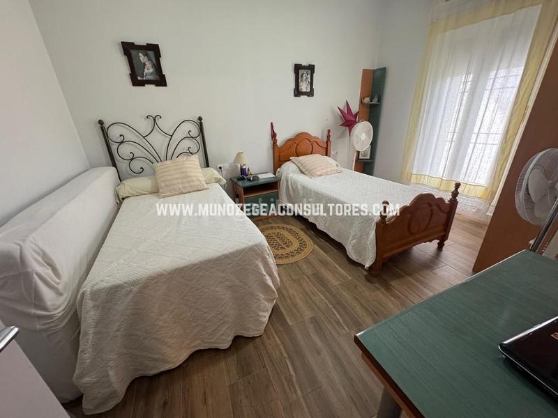 Foto 3c583365-dea3-4d9d-88e0-26fdbf128e90. Country house with parking pool in Navas del Selpillar Lucena