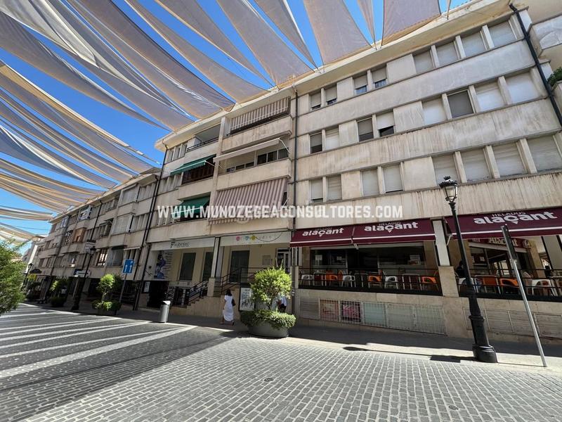 Foto 199345d0-7822-4cd2-a83e-745e1981489b. Business premise in Centro Lucena