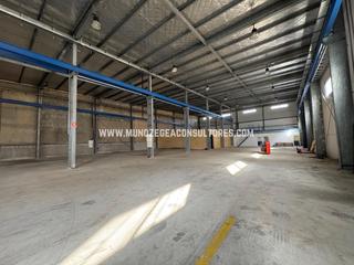 Rent Industrial building  De extremadura