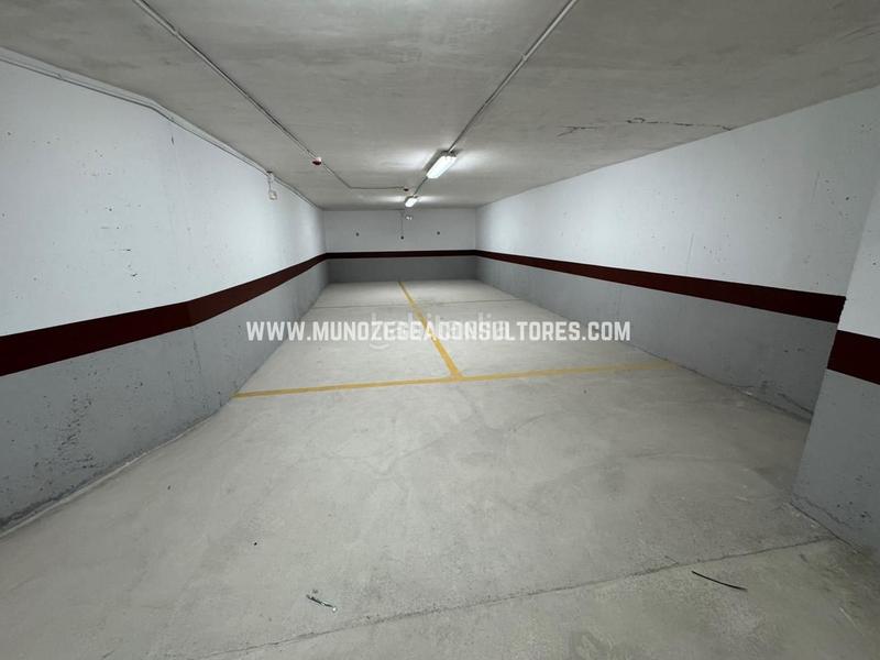 Foto 65988b4b-28e4-4b1c-ad0d-91bf4c59daad. Autoparkplatz in Centro Lucena