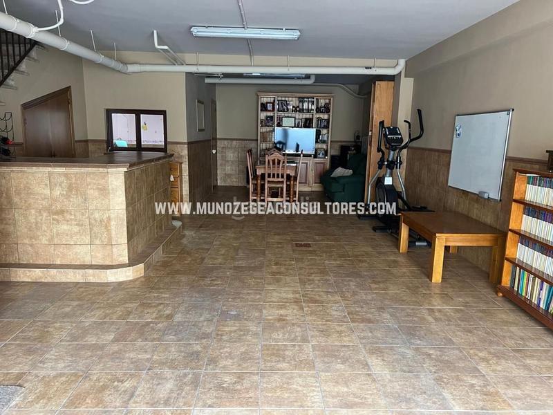 Foto 4ff9ee49-5844-4c4c-b62f-5b20dc48e085. House with parking in El Valle Lucena