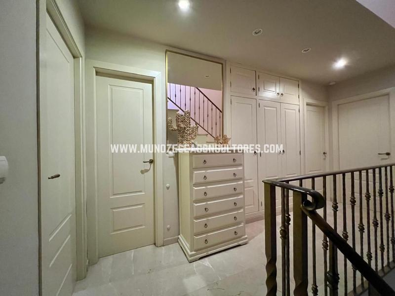 Foto e7c82f9f-ea58-4b3c-85c2-d5e0513d6e5a. Maison avec parking dans El Valle Lucena