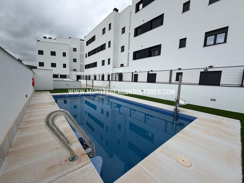 Foto 150d30f1-b067-432d-881b-c37f01bc11b3. Pis amb aparcament piscina a Poleares Lucena