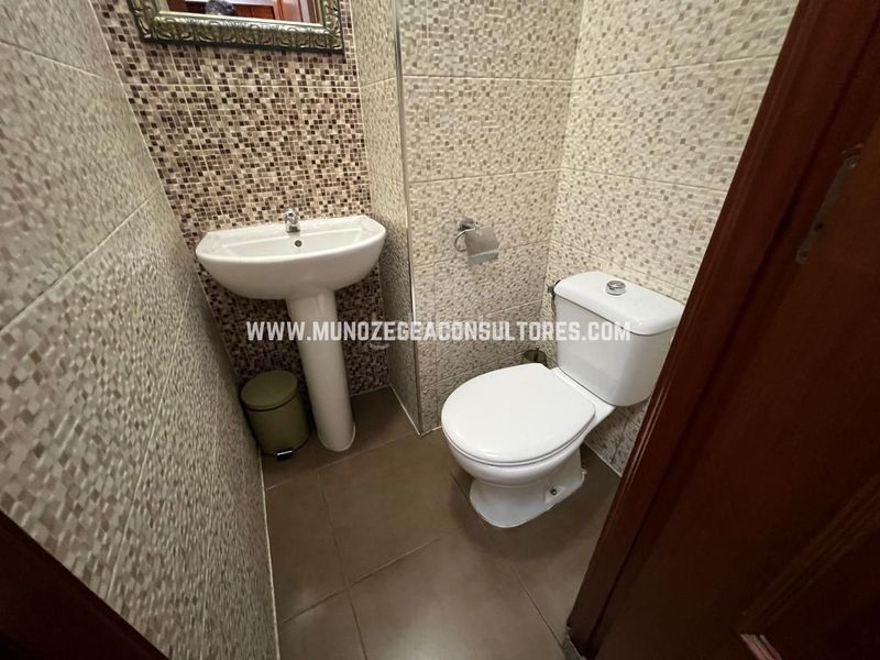 Foto f94e1cac-2302-48c5-9ee4-3d64fc6a7257. Edificio en San Francisco Lucena