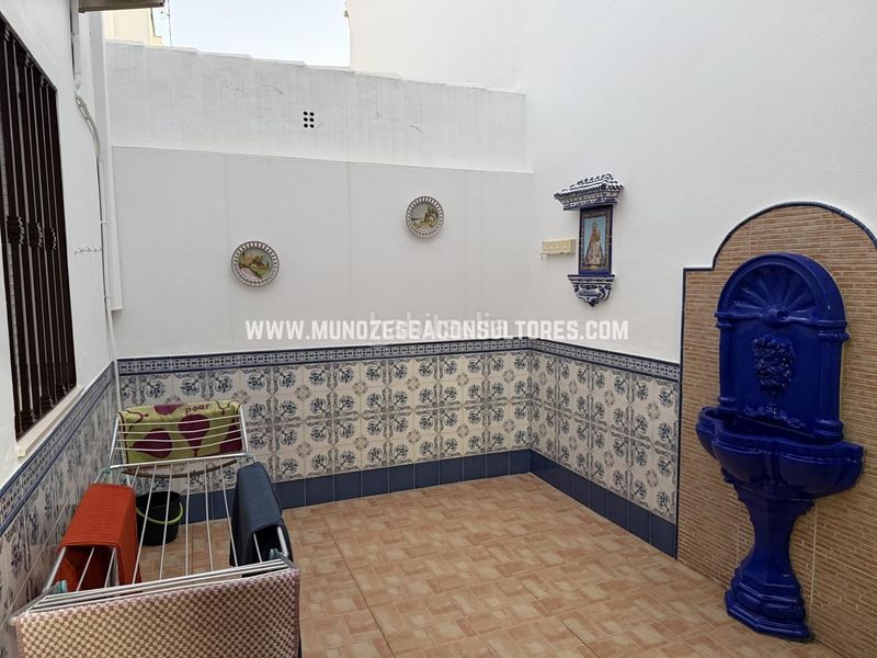 Foto ede5124c-e8c3-4b43-b999-d38a1efa7be7. Casa amb aparcament a El Valle Lucena