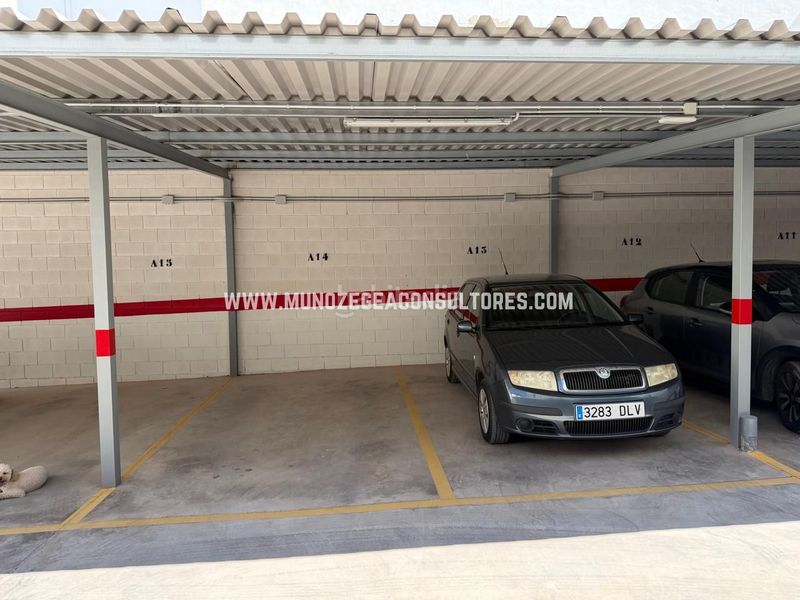 Foto cf949b28-84b5-4d9c-86ba-277934e56b24. Aparcament cotxe a Las Tinajerías - Juderías Lucena