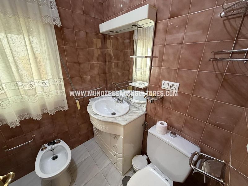 Foto f03131ea-c427-4b25-af25-ef4c21563fc7. Casa amb aparcament a San Francisco Lucena
