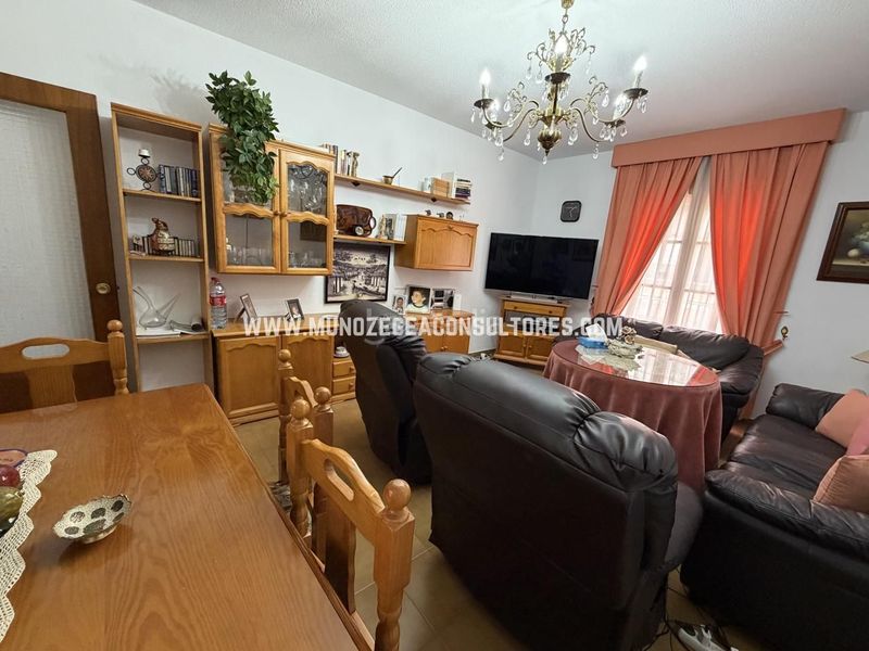 Foto dda612cd-66fe-490e-ba12-92b659a5bf99. Pis amb aparcament a San Francisco Lucena