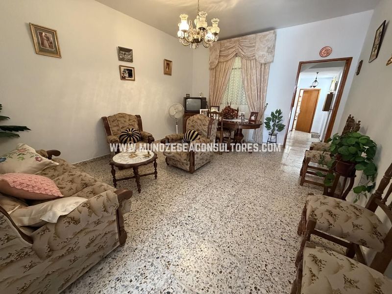 Foto 38df58ce-ca81-4c79-bd33-4d54e42b5e64. Casa a Rute