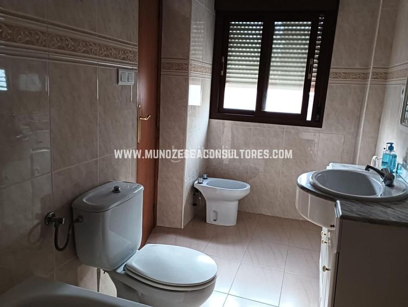 Foto c2b6a969-4216-457d-b18e-658442ceeaa5. Pis a Centro Lucena