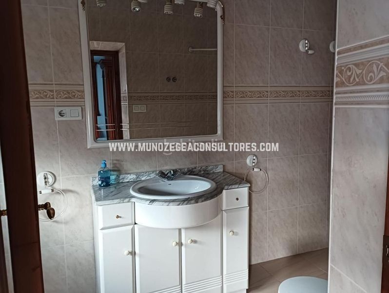 Foto f3bea2b3-09bd-4258-84d4-59ce9efd773d. Pis a Centro Lucena