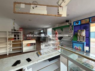 Local Comercial a De Carlos Cano