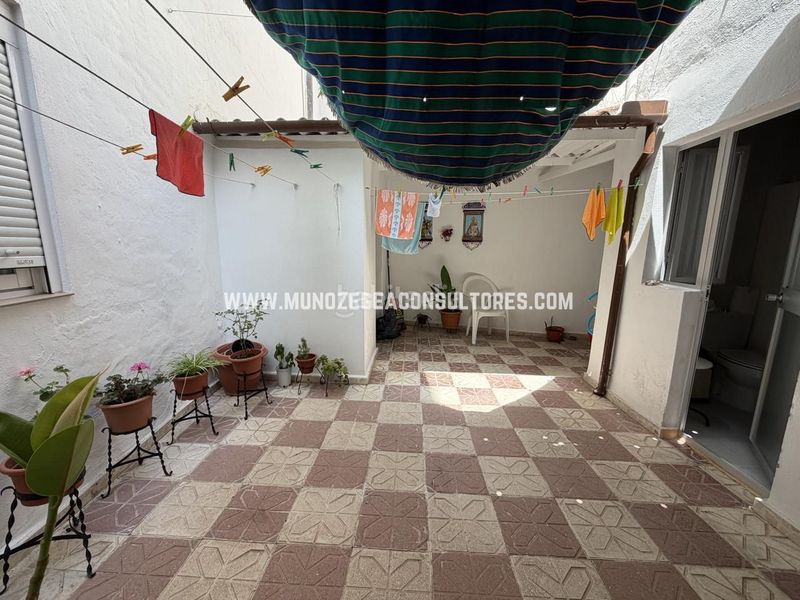 Foto d7025672-36ad-44f0-a88e-1a9ab5371455. Casa amb aparcament a San Francisco Lucena