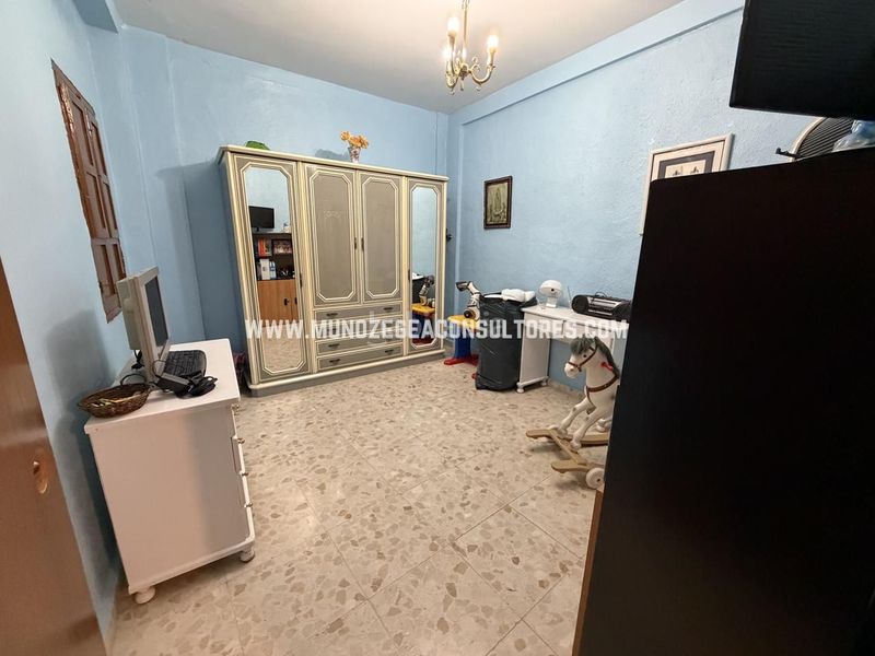 Foto dd09cf36-2a9b-444a-a0a1-c2161dee0b40. Casa amb aparcament a San Francisco Lucena
