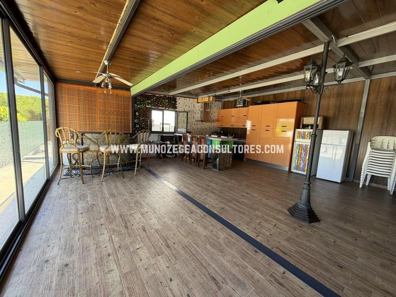 Foto 2d997543-d458-4623-aa52-e0016e4d3955. Casa amb aparcament piscina a Las Vegas - Campoaras Lucena