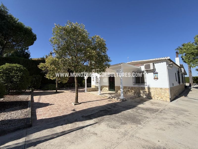 Foto c55695cc-3fcd-447d-9803-87d7d146ff58. Casa amb aparcament piscina a Las Vegas - Campoaras Lucena
