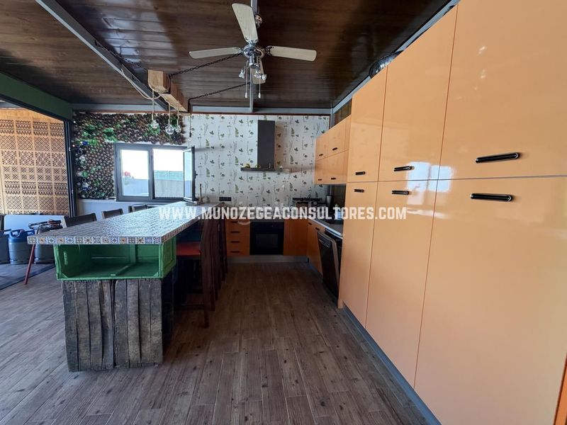 Foto e8dd3c87-bd40-4397-8b33-40808f8e6f17. Casa amb aparcament piscina a Las Vegas - Campoaras Lucena