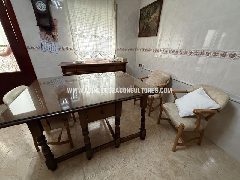 Foto 8eeb7cc0-4c4b-4421-8eb9-a4d71db365eb. Casa a Centro Lucena