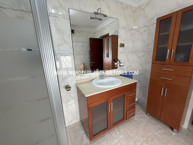 Foto ee5ac9dc-a825-4756-be24-d7b92a8c5e12. Casa a Centro Lucena
