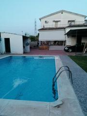Casa  Calle convivencia. Este chalet se encuentra en la carretera de rute en suelo urbano