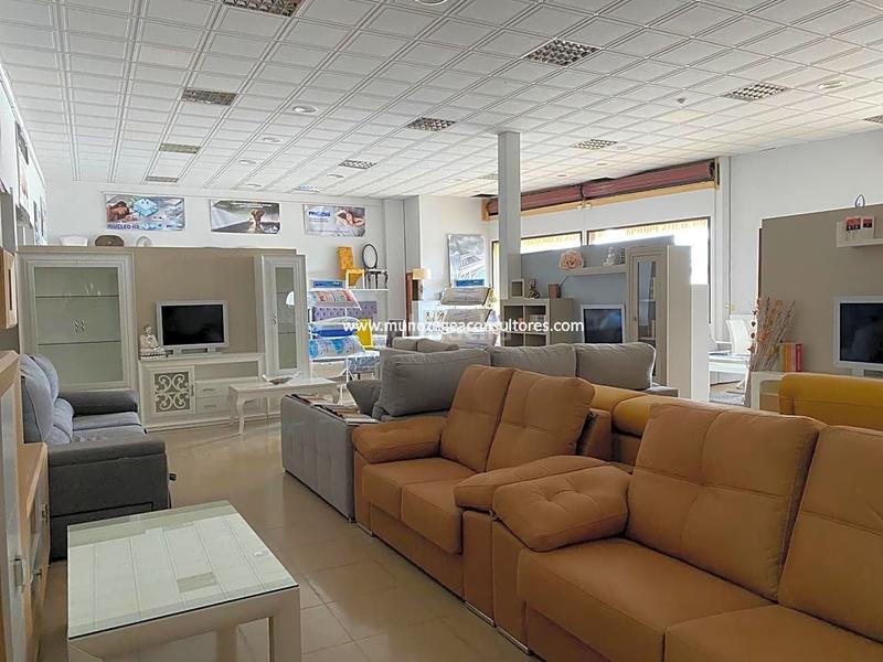 Foto dbf9c59e-651a-4179-a58b-b8a905adcaeb. Capannone industriale in Las Vegas - Campoaras Lucena