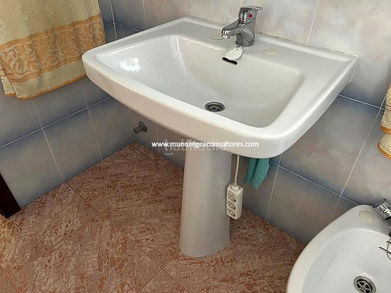 Foto 2a4a3352-9a4d-4f7b-bdab-3ded5f6718ff. Casa amb aparcament a Navas del Selpillar Lucena