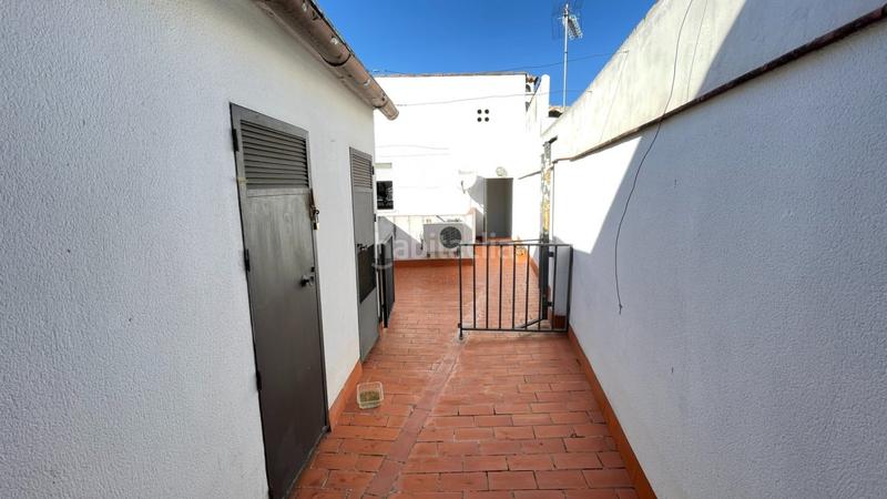 Foto f6e6eaca-404c-47b3-8078-c8fb54f73137. Haus mit heizung parking in casco histórico - ribera - san basilio Córdoba