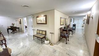 Ufficio en Centro. Magnifica oficina exterior toda la planta  con cochera en pleno