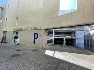 Aparcament cotxe a Centro. Buena cochera en el parking sevilla. pleno centro de córdoba  ce