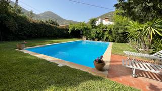 Casa in Carcabuey. Bonita casa de campo con parcela de 3183 m2 en carcabuey