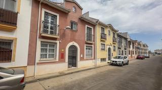 Casa  Calle anzur. Bonita casa con gran patio privado en villarrubia