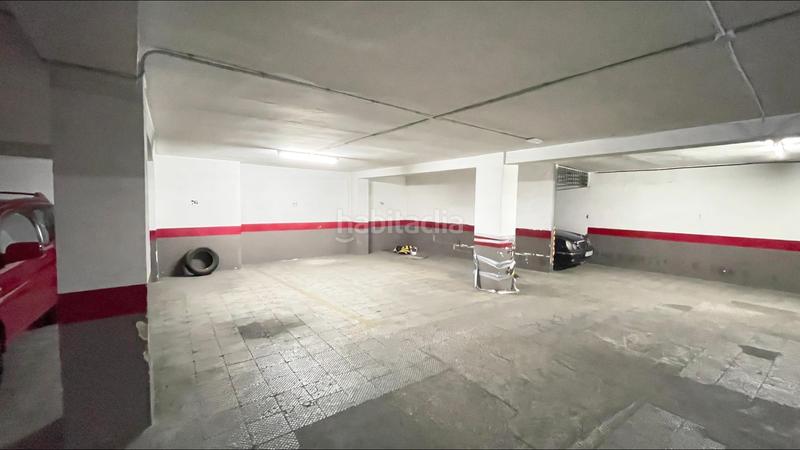 Foto 7968ddaf-5ee5-48d8-aa67-ac6769a211da. Parking coche plaza de aparcamiento para coche grande en avenida de cervantes, en Córdoba