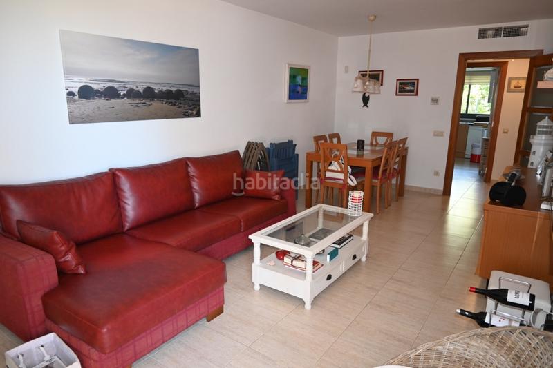 Foto 120a2a23-0ebe-4935-b486-c0d3e2a98628. Piso en avinguda riells 116 balco del port i en Port - La Clota - Puig Sec Escala (L´)