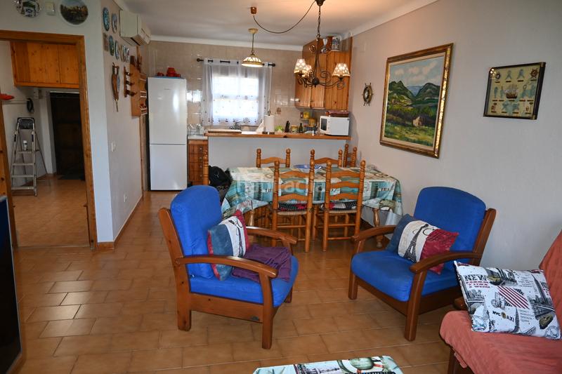 Foto 7efa0265-9eb3-4156-af4c-1cd26a7b8be7. Casa adosada en passatge mallols-58 8 poble carina en Escala (L´)