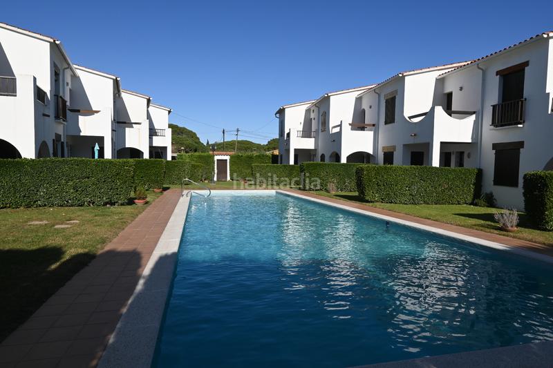 Foto f418e7fc-69a0-4524-853c-2f5b2dca67a7. Casa adosada en passatge mallols-58 8 poble carina en Escala (L´)