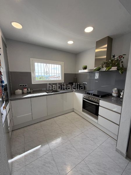 Foto 9a2bb56d-96cb-471f-91ed-770c9ddab231. Casa a carrer vall d'aran 44 a Port - La Clota - Puig Sec Escala (L´)