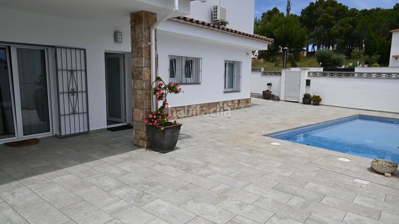 Foto a4ac204e-b927-40f6-89f8-1465f886ec3e. Casa a carrer vall d'aran 44 a Port - La Clota - Puig Sec Escala (L´)