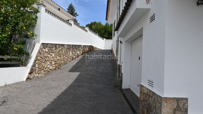 Foto e596e2f5-4bb6-480e-9513-af4cca74be23. Casa a carrer vall d'aran 44 a Port - La Clota - Puig Sec Escala (L´)