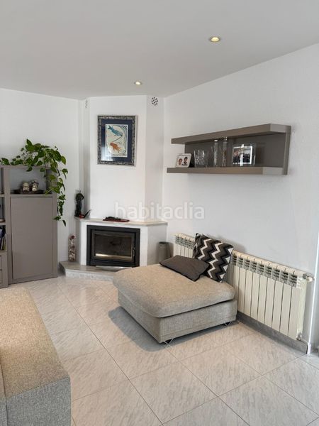 Foto edec2fdb-2f3a-432a-83cb-870bbf0e2245. Casa a carrer vall d'aran 44 a Port - La Clota - Puig Sec Escala (L´)