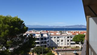 Appartement à Avinguda riells 142. Espigo v