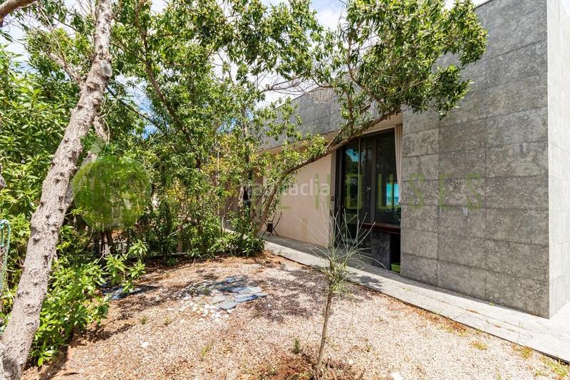Foto bbd7e689-d37d-4878-9270-50adb9b51f8f. Chalet exclusiva villa de estilo moderno y atemporal con vistas despejadas al mar en Sant Pere de Ribes