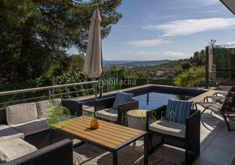 Foto 2e3705fc-19d5-4de3-8ed1-311c34c51393. Casa moderna villa unifamiliar en quintmar en Levantina - Montgavina - Quintmar Sitges