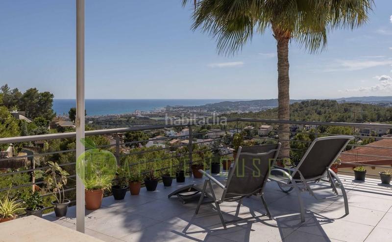Foto 38338b77-d28b-47e9-a2e4-b22f63220e5a. Casa moderna villa unifamiliar en quintmar en Levantina - Montgavina - Quintmar Sitges