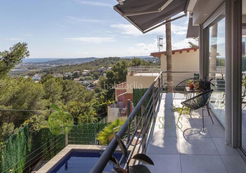 Foto 3f9de412-be93-433a-b688-5e7ae2f9e0a0. Casa moderna villa unifamiliar en quintmar en Levantina - Montgavina - Quintmar Sitges