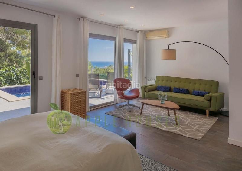 Foto 474e0d2d-3762-4a79-ba29-1794e03bbad7. Casa moderna villa unifamiliar en quintmar en Levantina - Montgavina - Quintmar Sitges